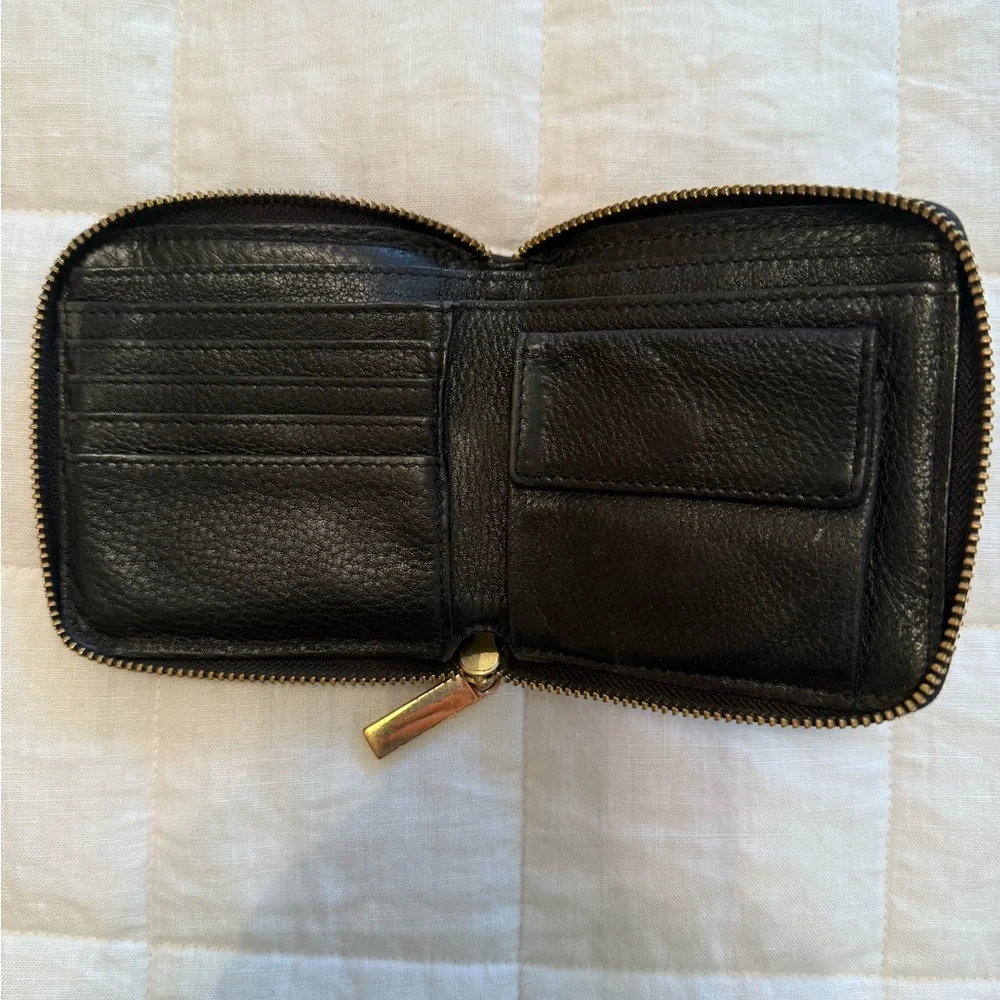 Tory Burch Black Leather Zip Wallet - Picture 3 of 8
